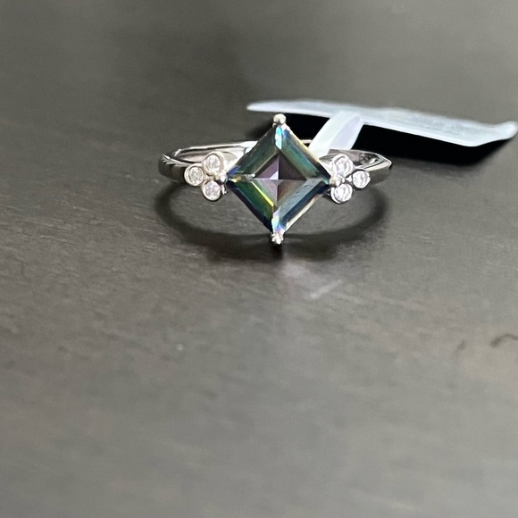 Natural Rainbow Quartz Ring - Picture 5 of 8